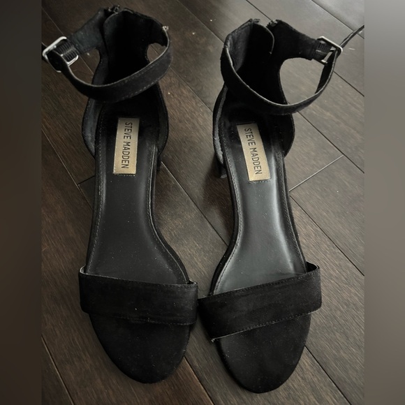 Steve Madden Elegant Black Heels - Picture 1 of 2